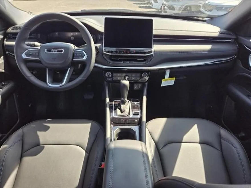 2025 Jeep Compass Limited photo 1