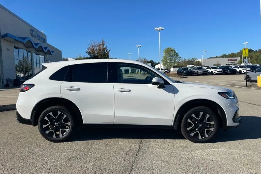 2026 Honda HR-V EX-L photo 1