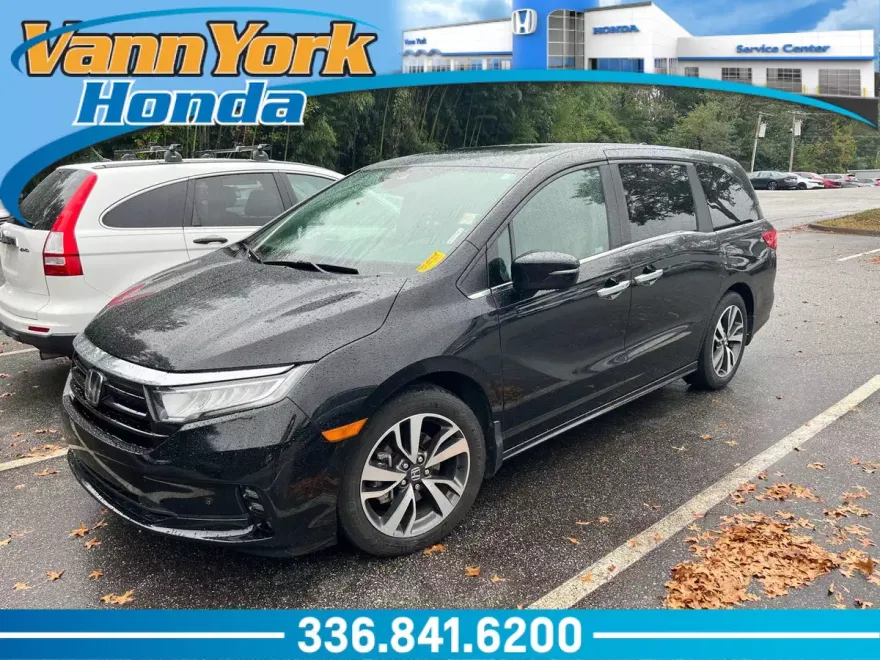 2021 Honda Odyssey Touring photo 1