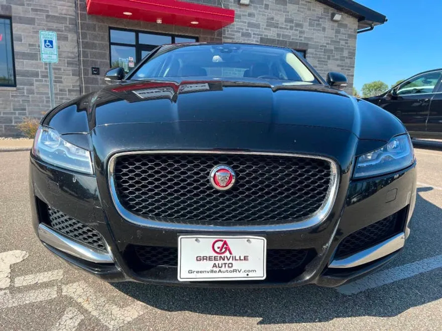 2017 Jaguar XF 35t Prestige photo 1
