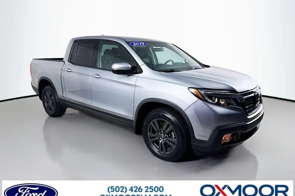 2019 Honda Ridgeline Sport photo 1