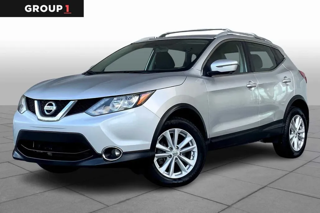 2017 Nissan Rogue Sport SV photo 1