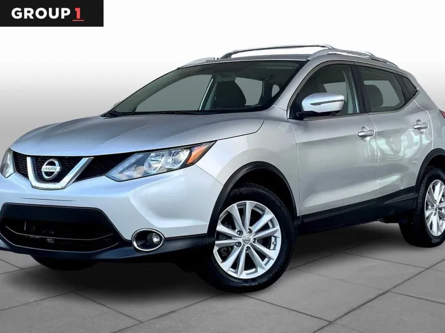 2017 Nissan Rogue Sport SV photo 1