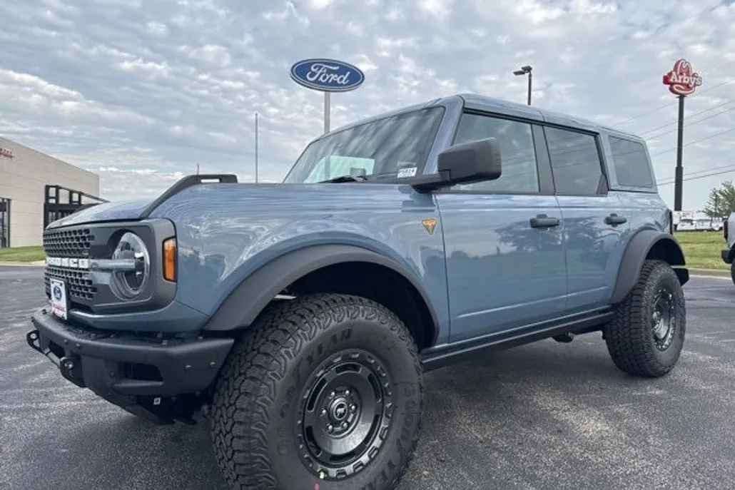 2025 Ford Bronco Badlands photo 1