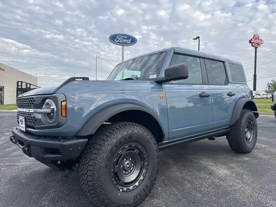 2025 Ford Bronco Badlands photo 1