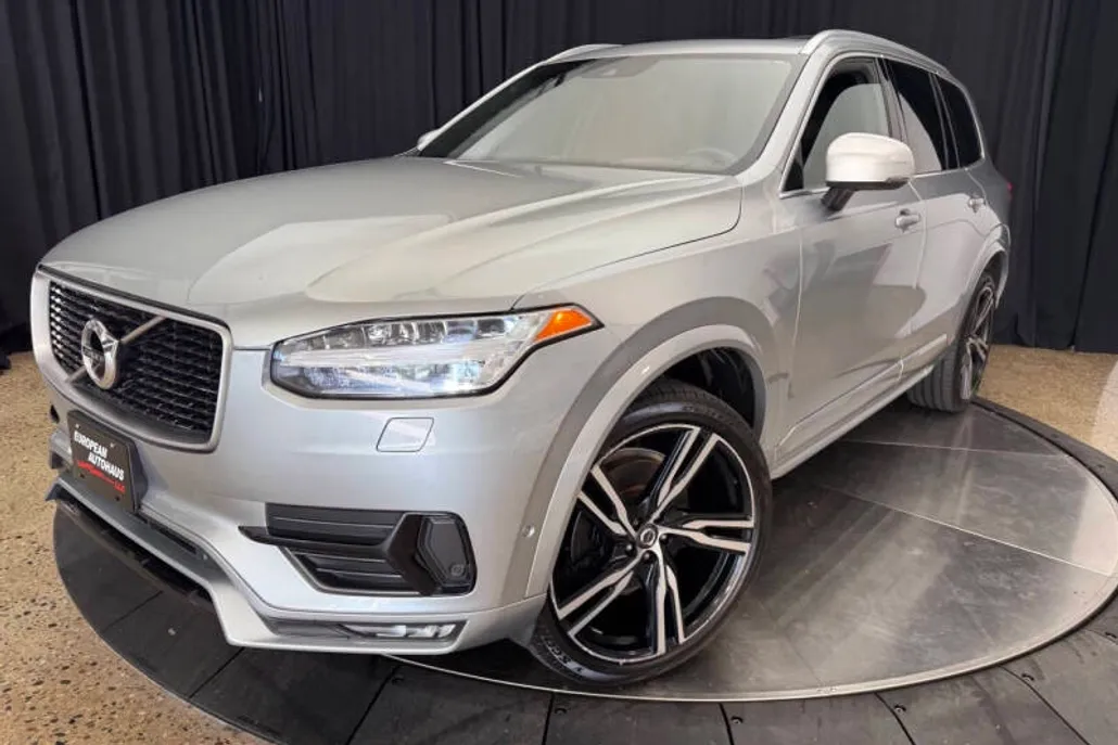 2016 Volvo XC90 T6 R-Design photo 1