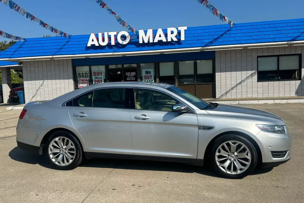 2018 Ford Taurus Limited photo 1