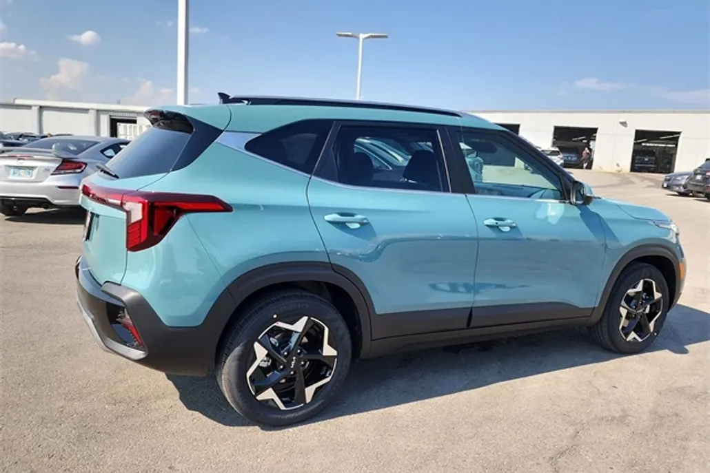 2026 Kia Seltos EX photo 1