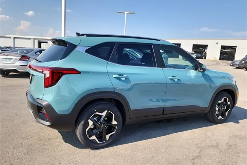 2026 Kia Seltos EX photo 1