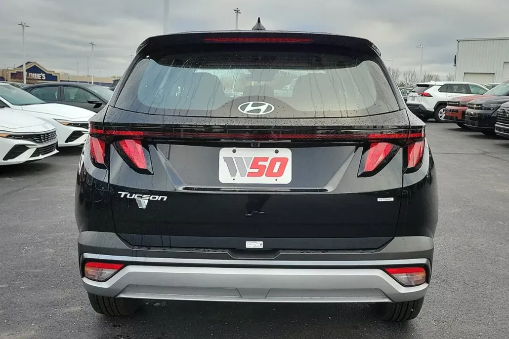 2025 Hyundai Tucson SE photo 1