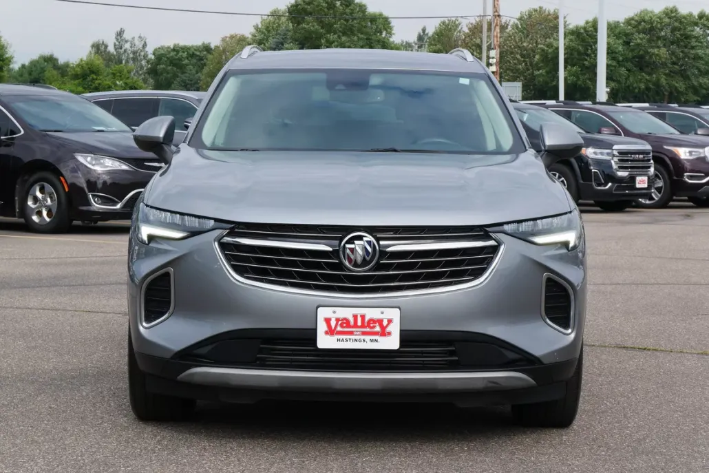 2023 Buick Envision Essence photo 1