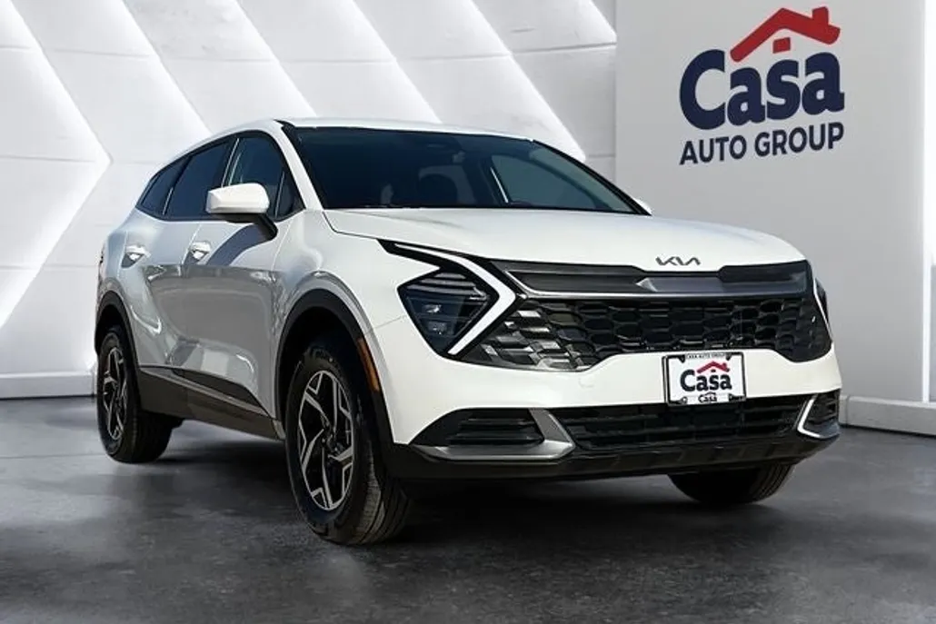2025 Kia Sportage LX photo 1