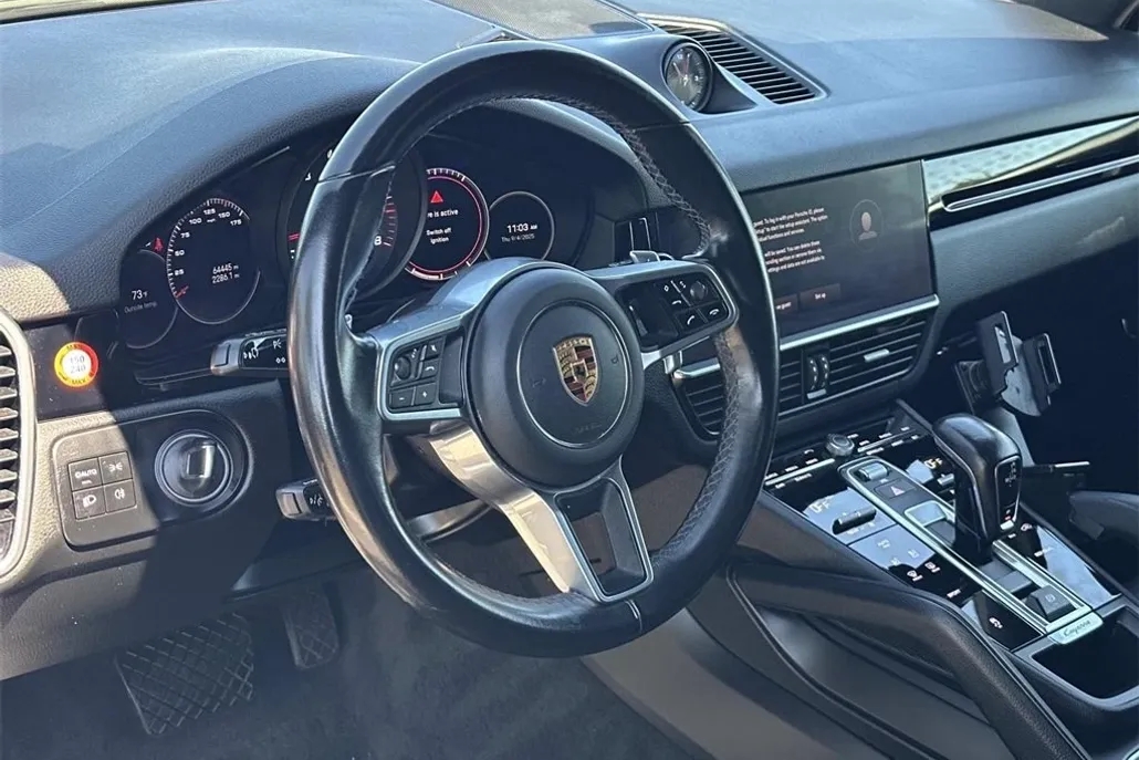 2022 Porsche Cayenne Base photo 1