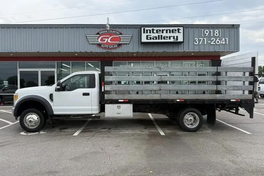 2017 Ford F-550 XL photo 1