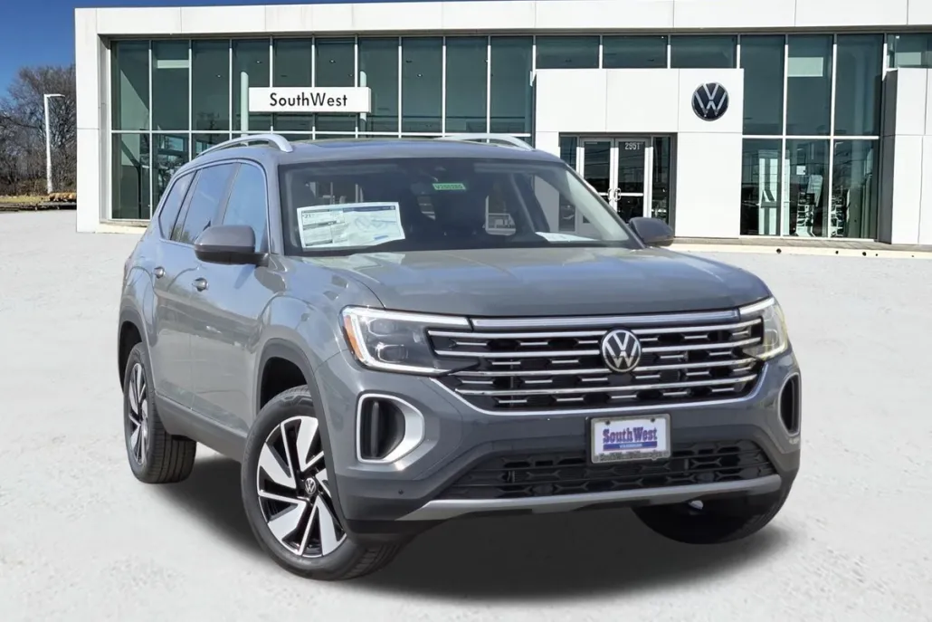 2025 Volkswagen Atlas SEL photo 1