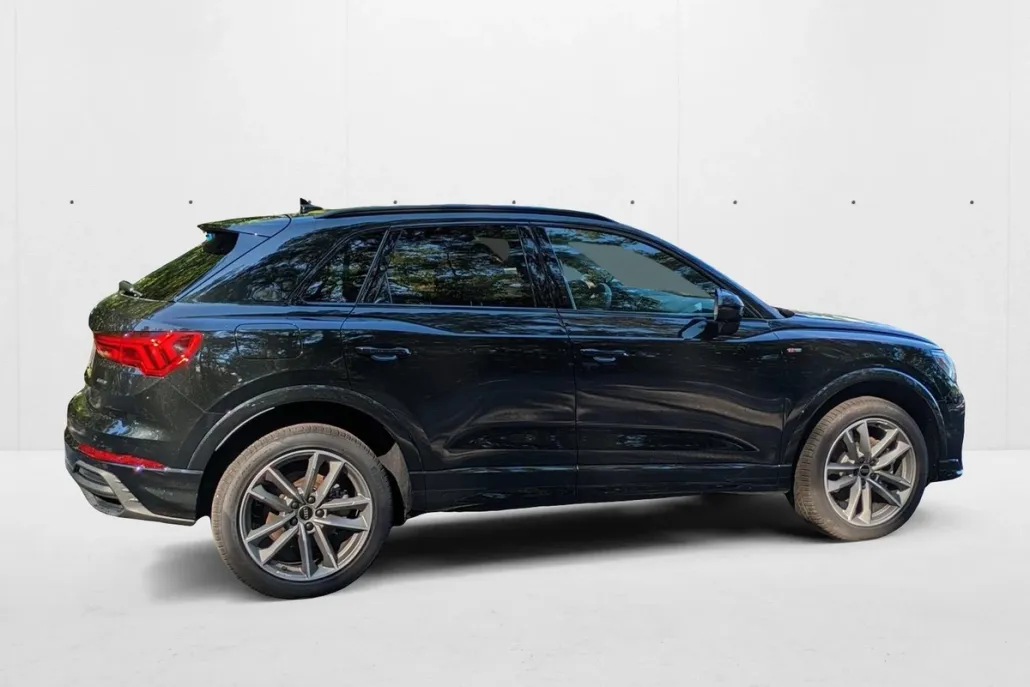 2025 Audi Q3 S line Premium photo 1