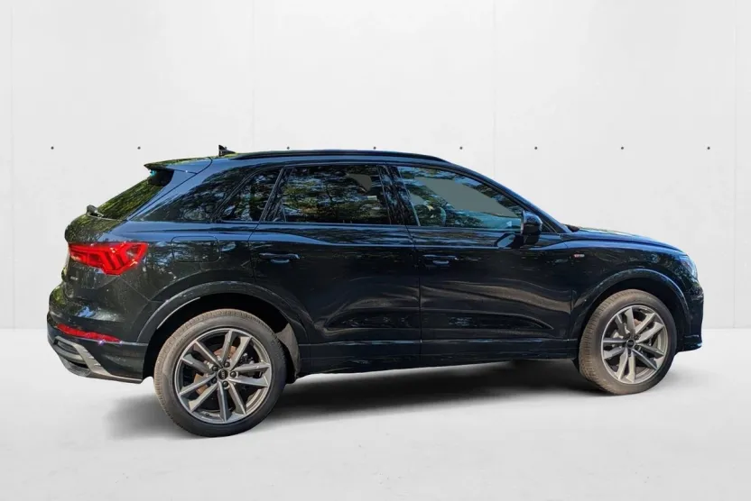 2025 Audi Q3 S line Premium photo 1
