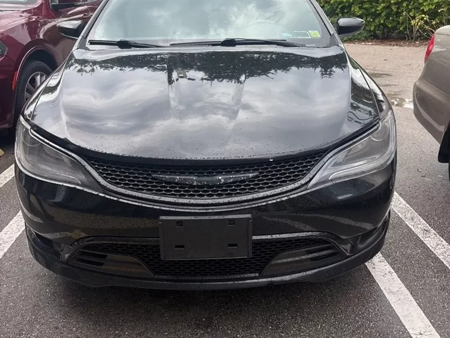 2015 Chrysler 200 S photo 1