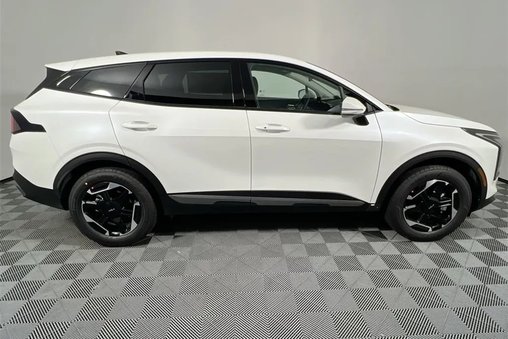 2026 Kia Sportage Hybrid S photo 1