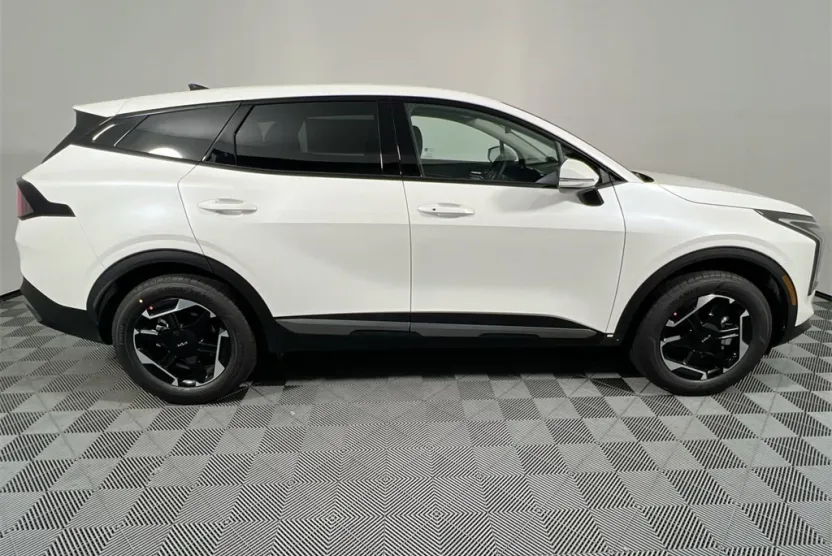 2026 Kia Sportage Hybrid S photo 1