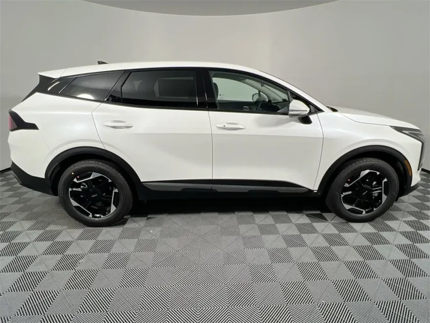 2026 Kia Sportage Hybrid S photo 1