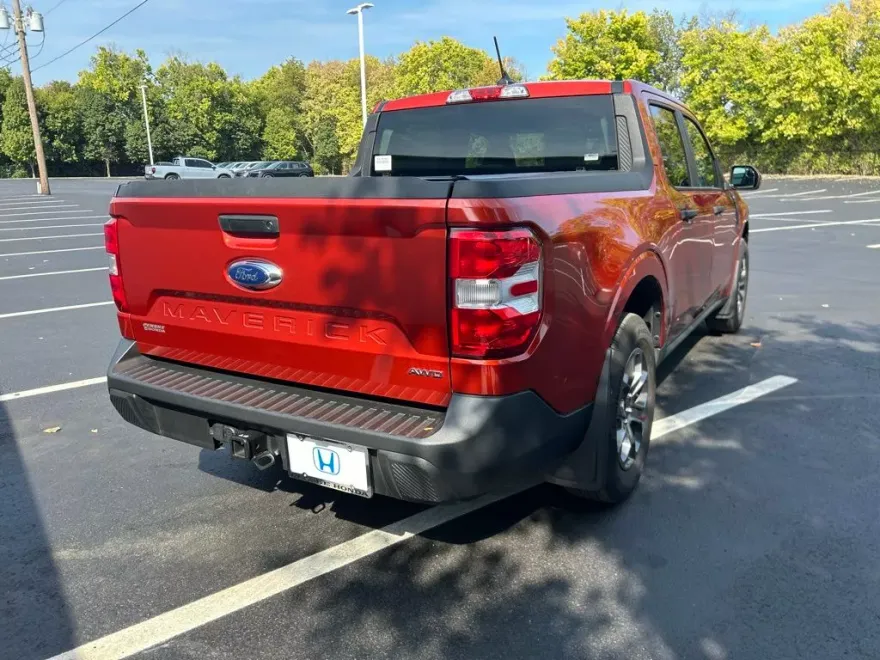 2022 Ford Maverick XLT photo 1