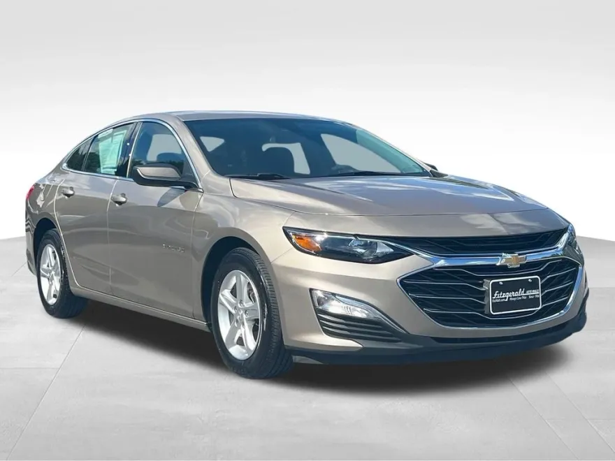 2023 Chevrolet Malibu LS photo 1