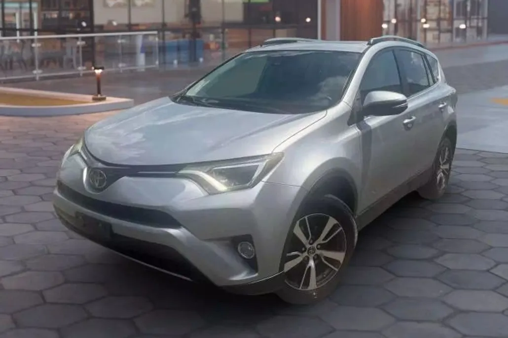 2017 Toyota RAV4 XLE Sport photo 1