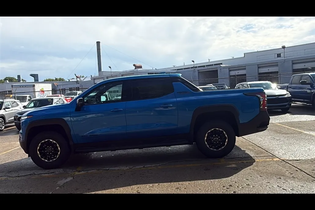 2026 Chevrolet Silverado EV Trail Boss photo 1