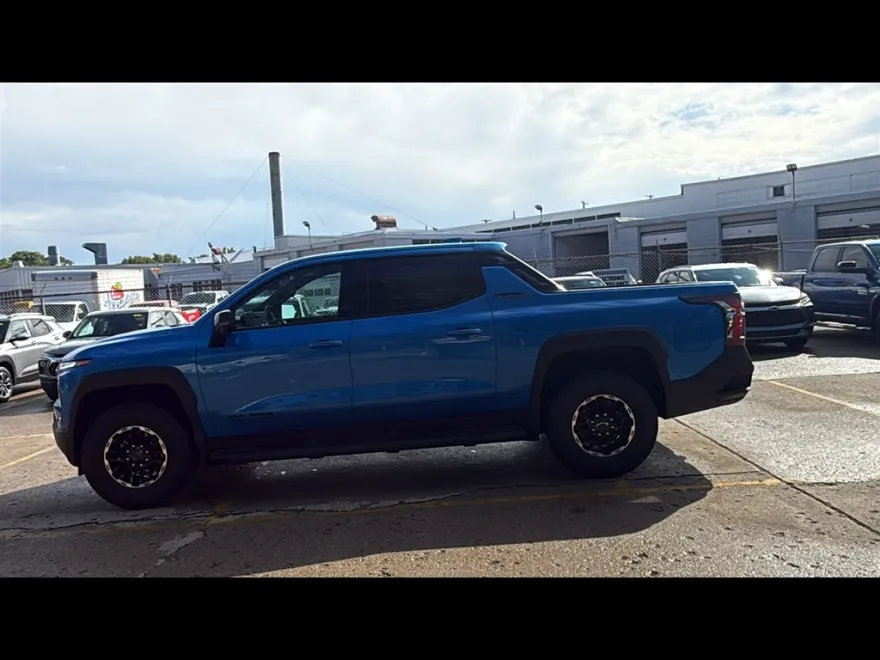 2026 Chevrolet Silverado EV Trail Boss photo 1
