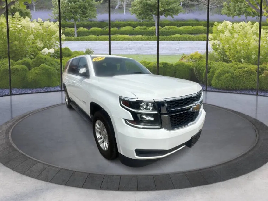 2019 Chevrolet Tahoe LT photo 1