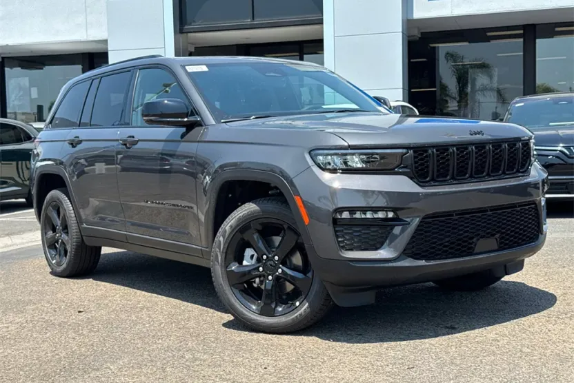 2025 Jeep Grand Cherokee Limited photo 1