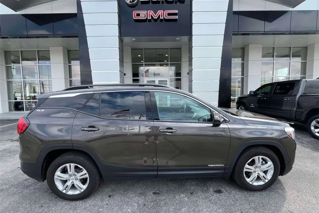 2020 Gmc Terrain SLE photo 1