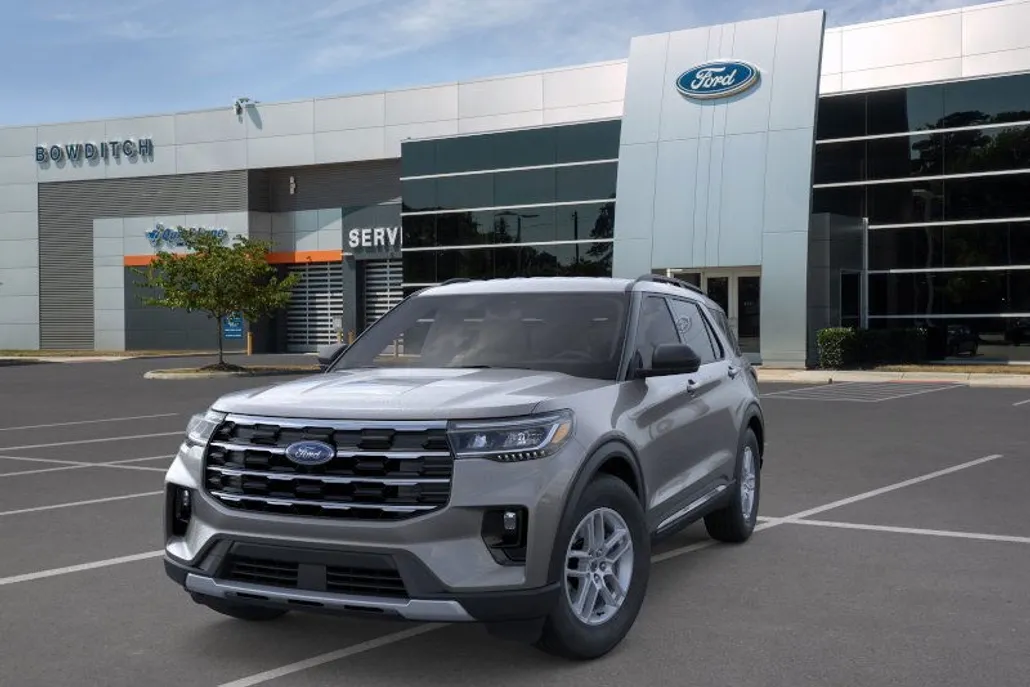 2025 Ford Explorer photo 1