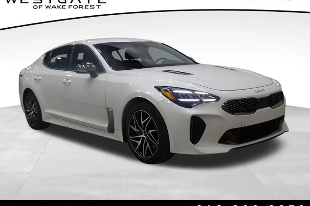 2022 Kia Stinger GT-Line photo 1