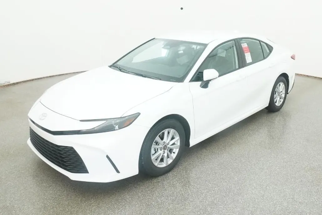 2025 Toyota Camry photo 1