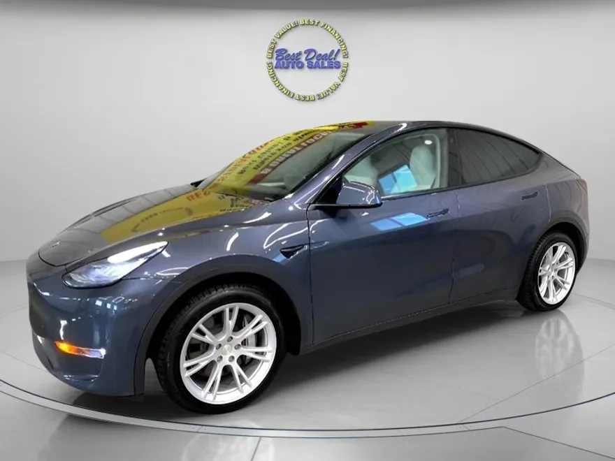 2023 Tesla Model Y Long Range photo 1