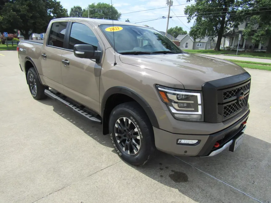 2021 Nissan Titan PRO-4X photo 1