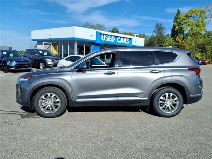 2019 Hyundai Santa Fe SEL photo 1