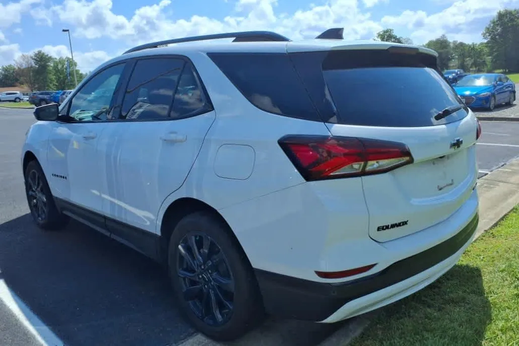 2024 Chevrolet Equinox RS photo 1
