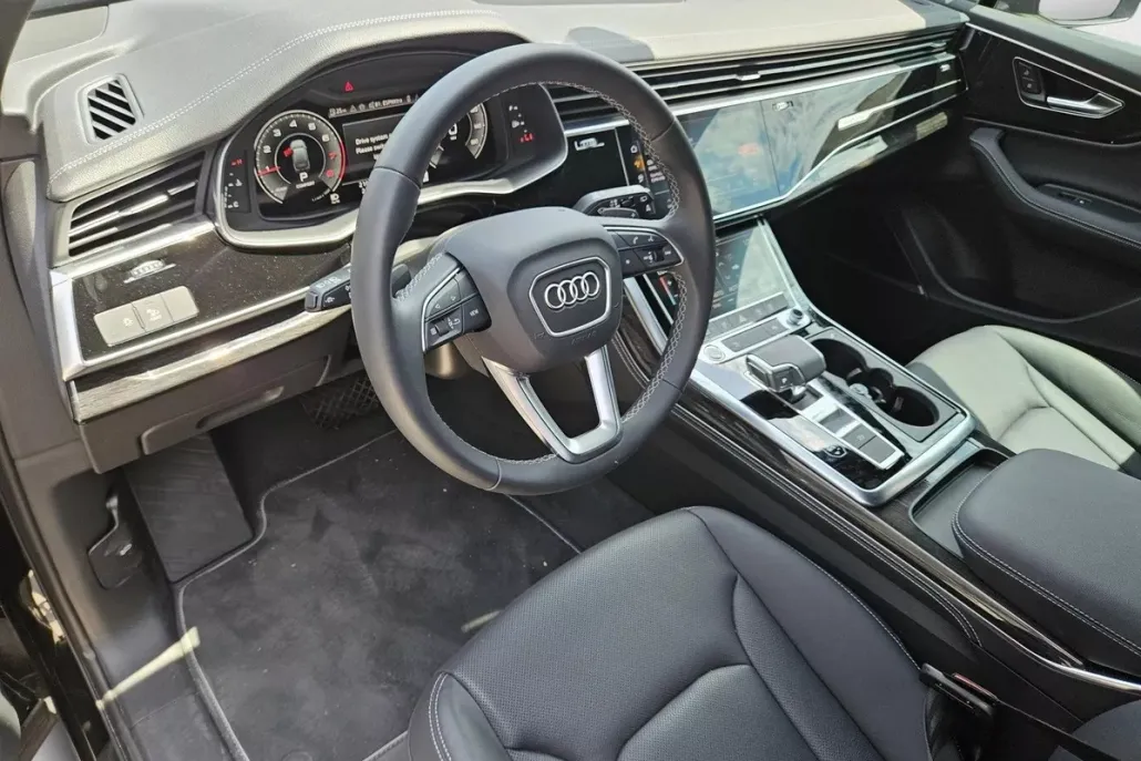 2025 Audi Q7 55 Premium Plus photo 1