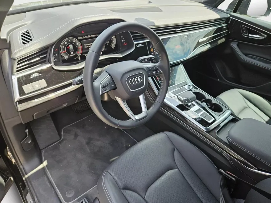 2025 Audi Q7 55 Premium Plus photo 1