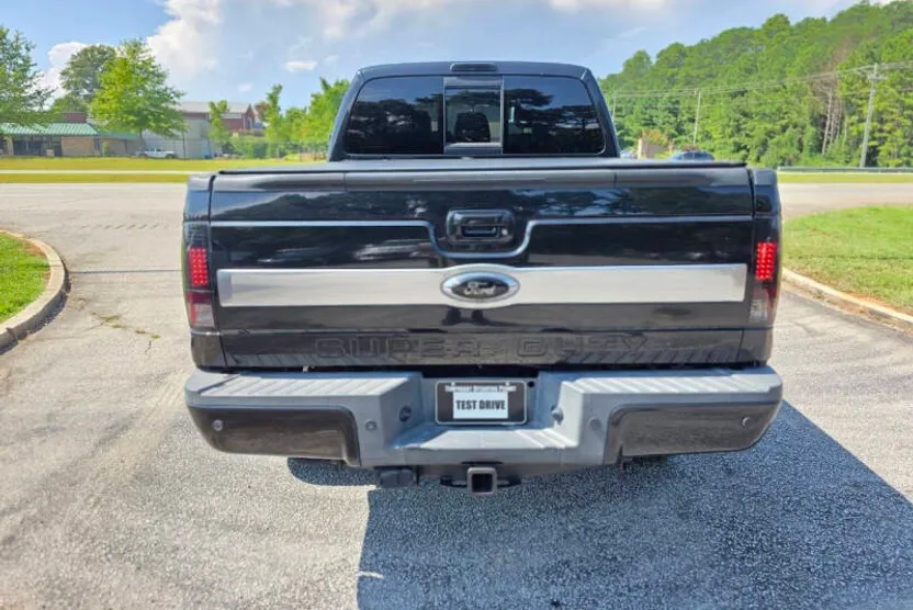 2015 Ford F-350 Platinum photo 1