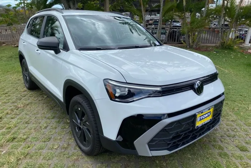2025 Volkswagen Taos S photo 1
