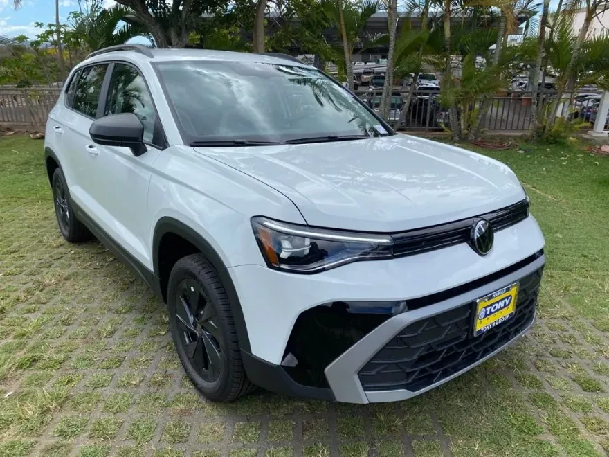 2025 Volkswagen Taos S photo 1