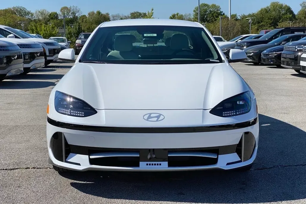 2025 Hyundai Ioniq 6 SEL photo 1