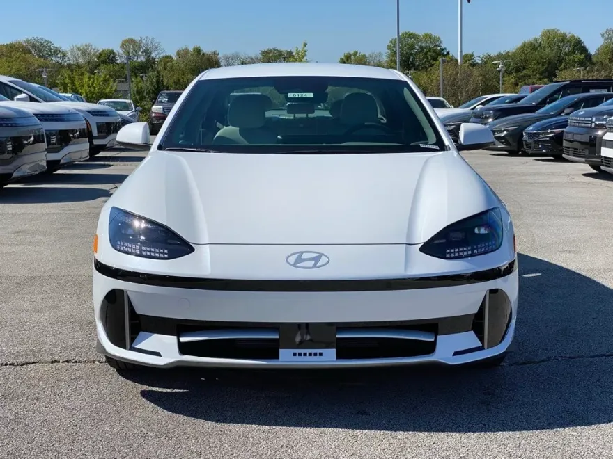 2025 Hyundai Ioniq 6 SEL photo 1