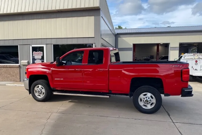 2019 Chevrolet Silverado 2500HD LT photo 1