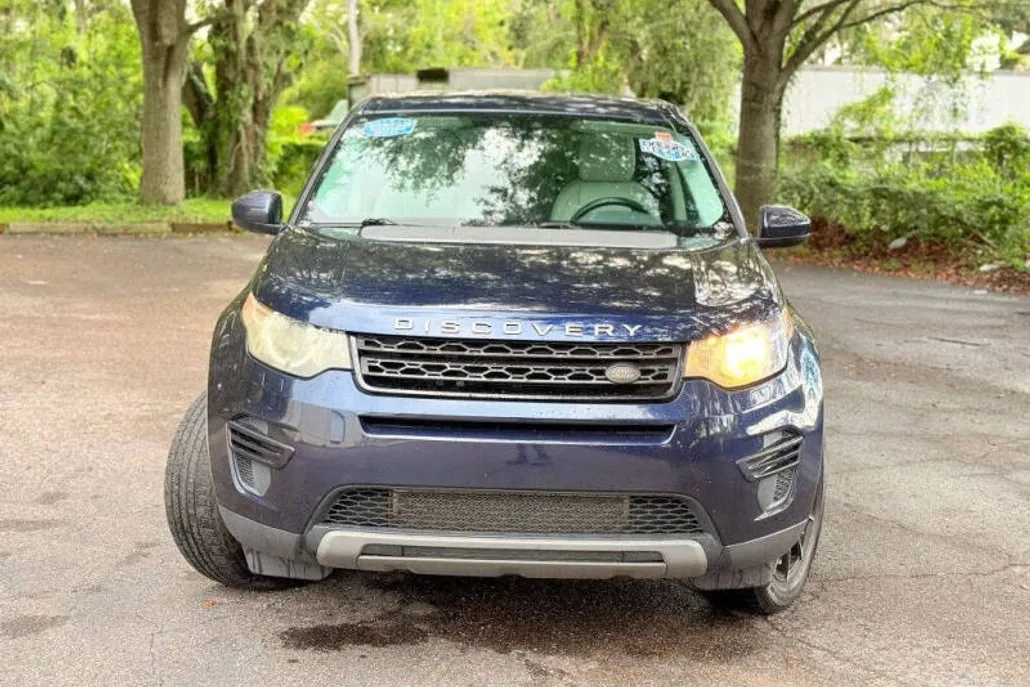 2016 Land Rover Discovery Sport SE photo 1