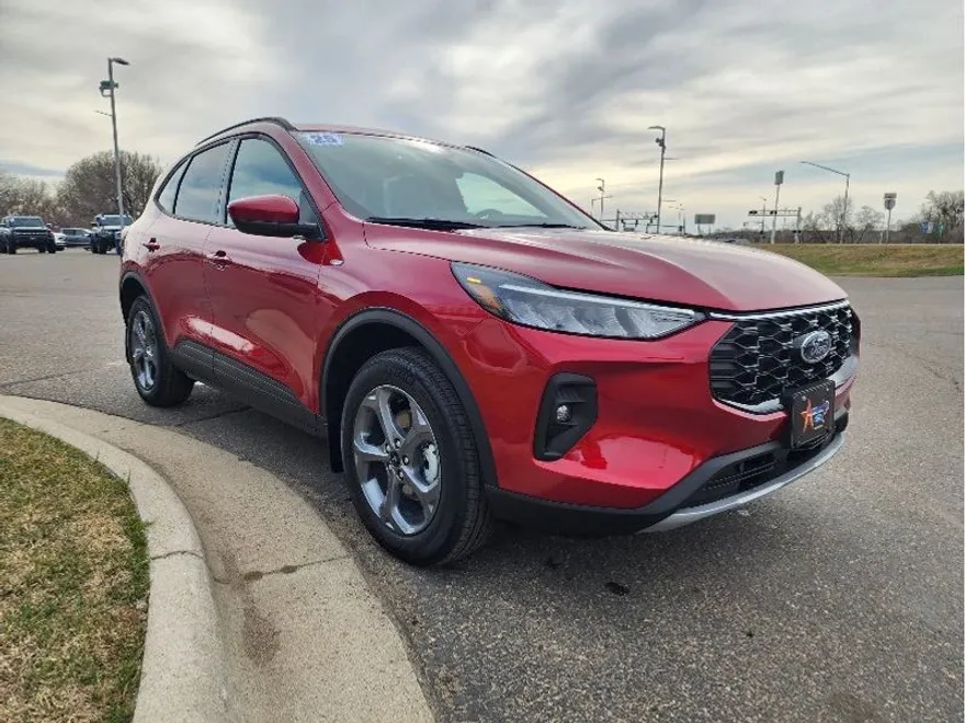 2025 Ford Escape ST-Line Select photo 1